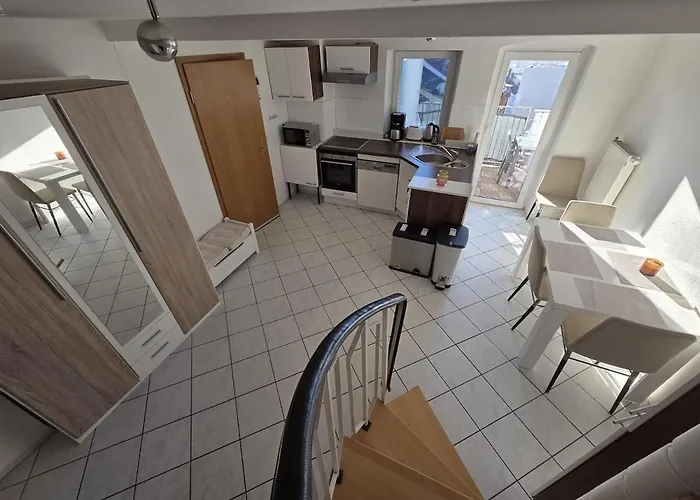 Helles Maisonette Apartment, Balkon, All-in 5g شقة