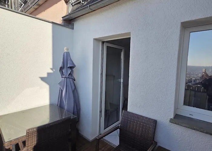 Helles Maisonette Apartment, Balkon, All-in 5g شقة غيرا